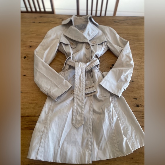 Jessica Simpson Classic Trench Coat Cream Tan Belted‎ Women’s Small Preloved - Picture 1 of 11
